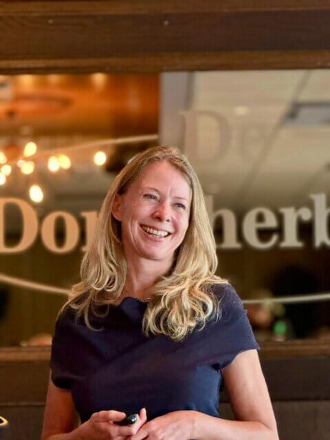 Iris van Ooyen speaking